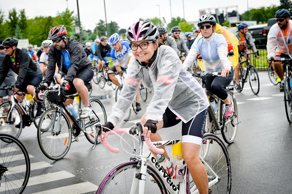 Cyclists on the Ride to Conquer cancer route