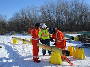 workers at pipeline training class
