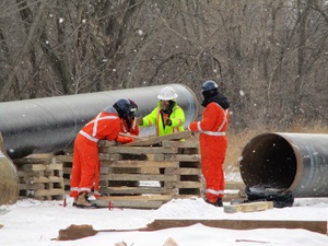 pipeline workers training outside
