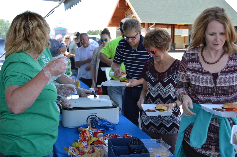 People having a barbecue lunch