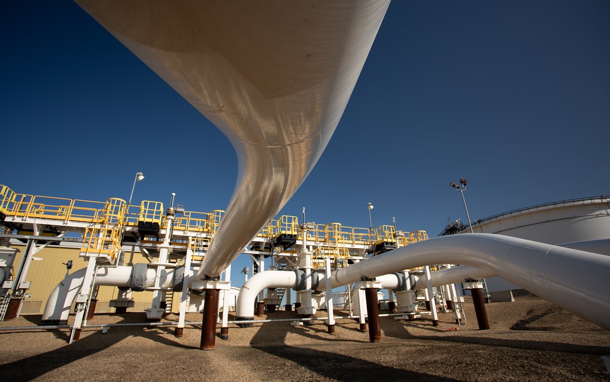 Large overhead pipe and manifold