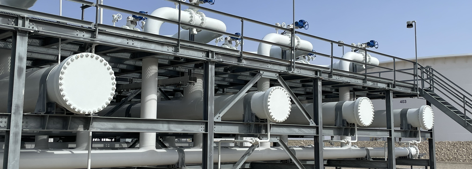 Four end caps on large-diameter pipes