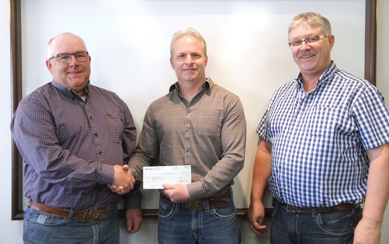 Moosomin_check_presentation