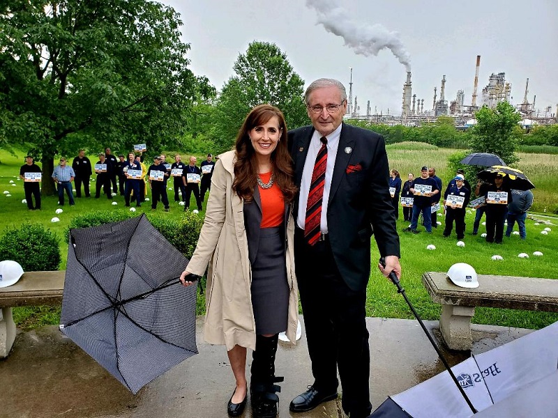 Ohio political leaders at Toledo rally supporting Line 5